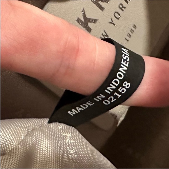 NWOT DKNY 100% Leather Lex Small Convertible Backpack & Crossbody - Picture 16 of 17